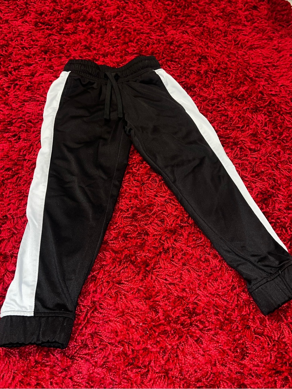 Boys athletic works Black Jogger Pants with Side Stripes size 4-5
